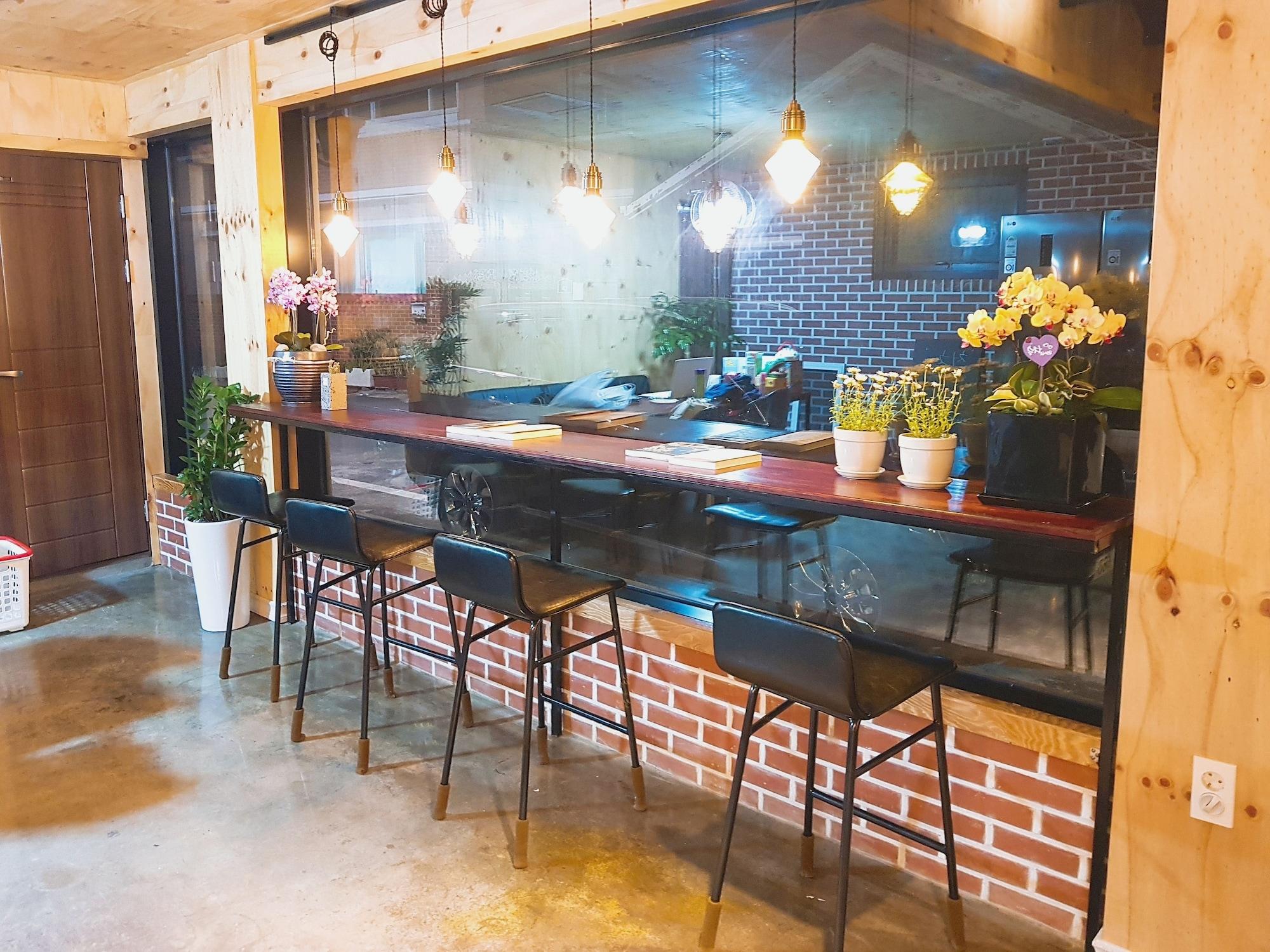 Bar/Salón Springtime Guest House