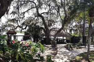 Alojamiento - Grand Lake Resort