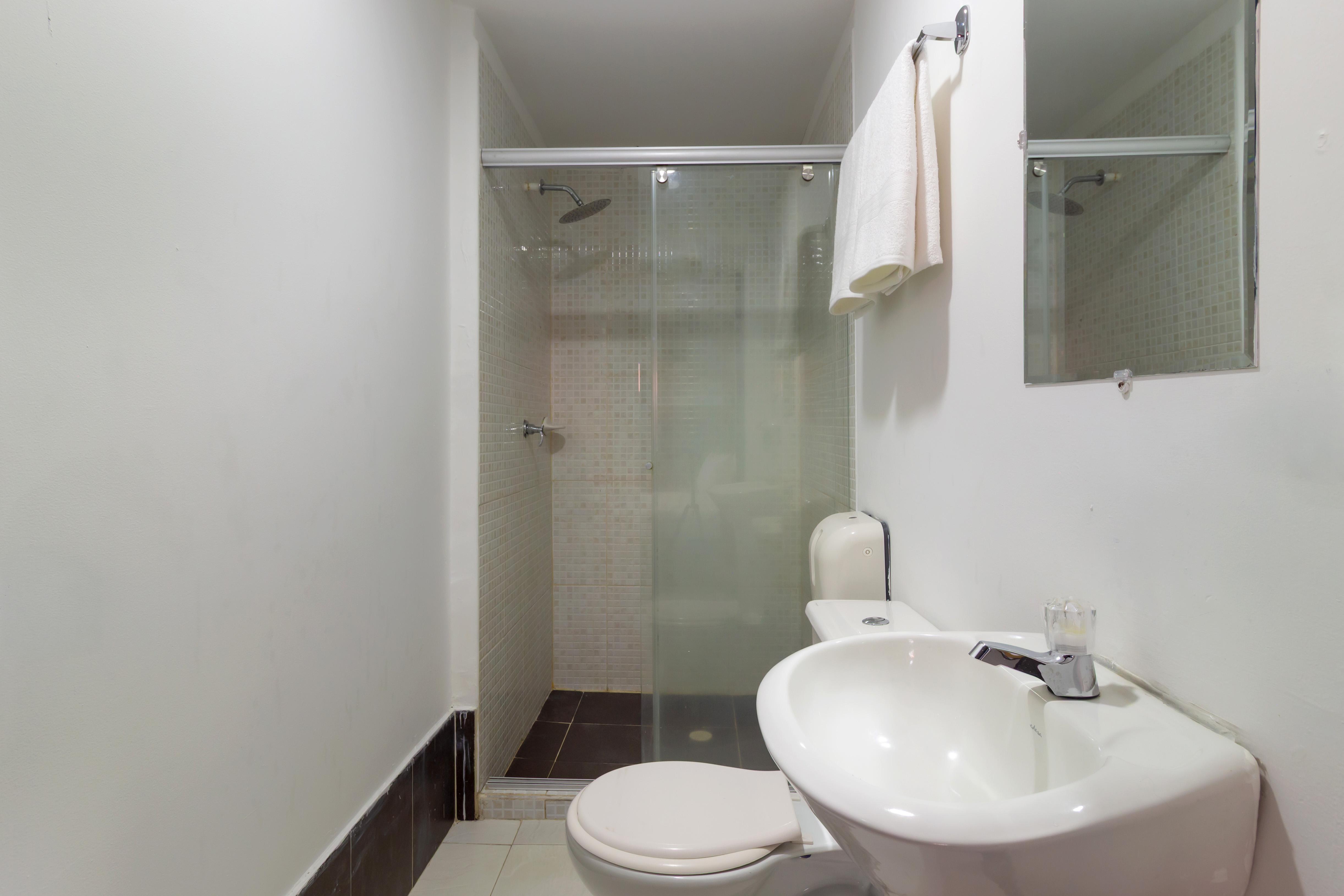 Baño Hotel Avexi Suites By Geh Suites