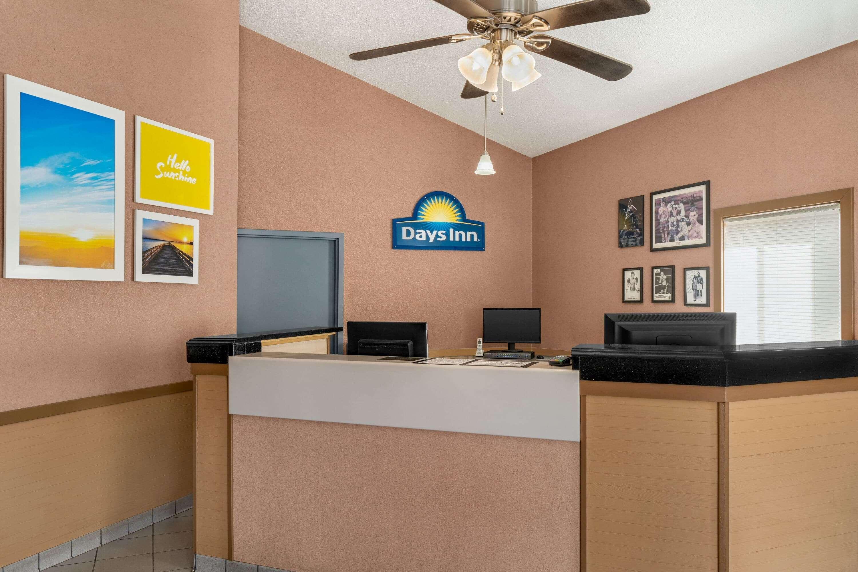 Vista Lobby Days Inn by Wyndham Canastota/Syracuse