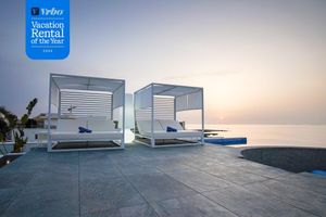 Alquiler Vacacional - Luxurious 8 Bedroom Villa with Indoor & Outdoor Pools, Sauna, Cinema Room & More