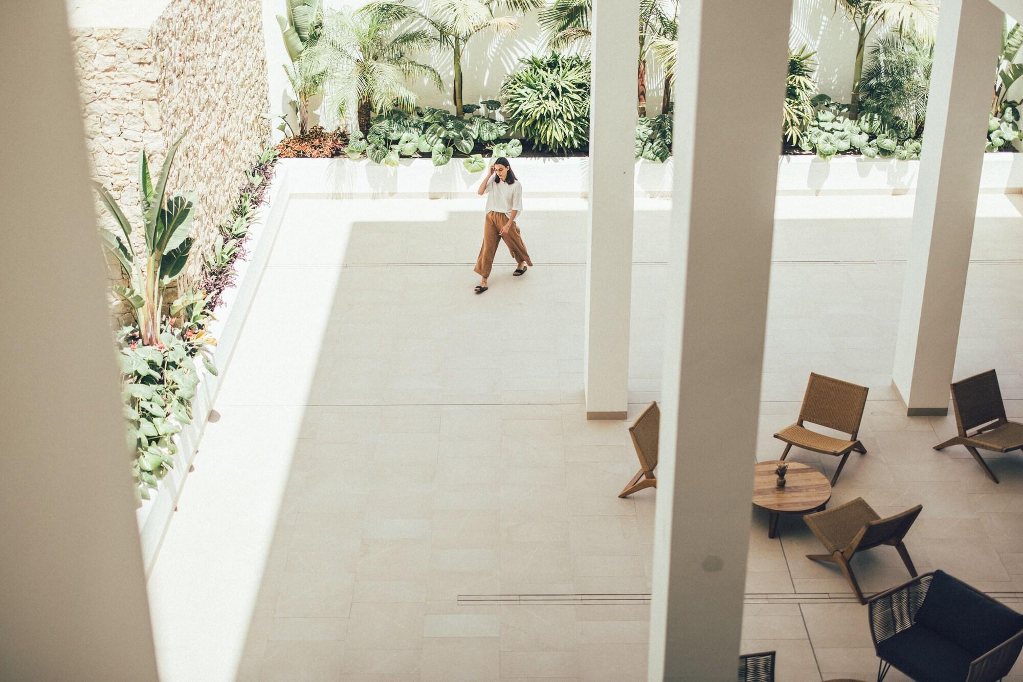Vista Exterior Lanuza Suites