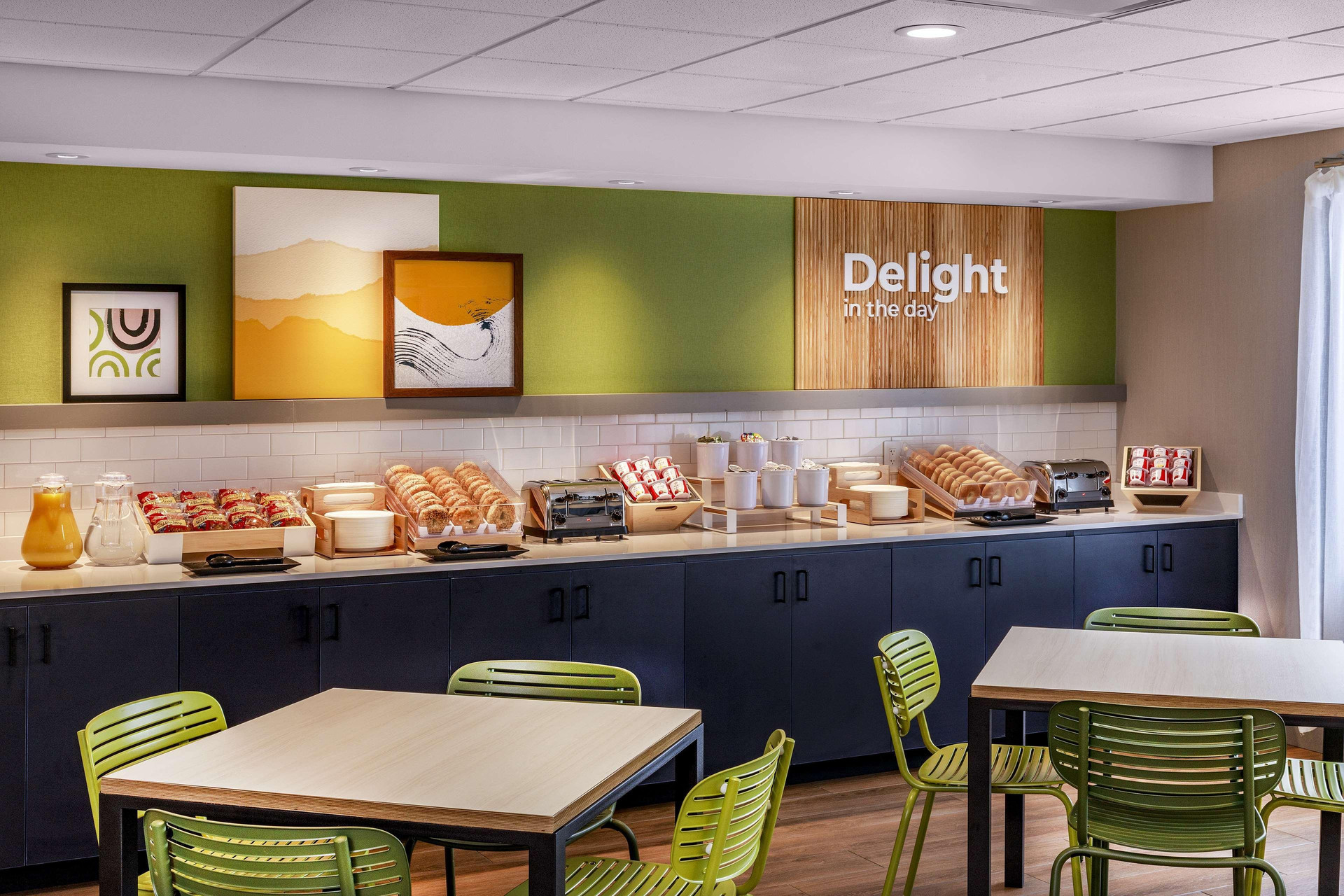Restaurant Spark by Hilton Denver International Airport