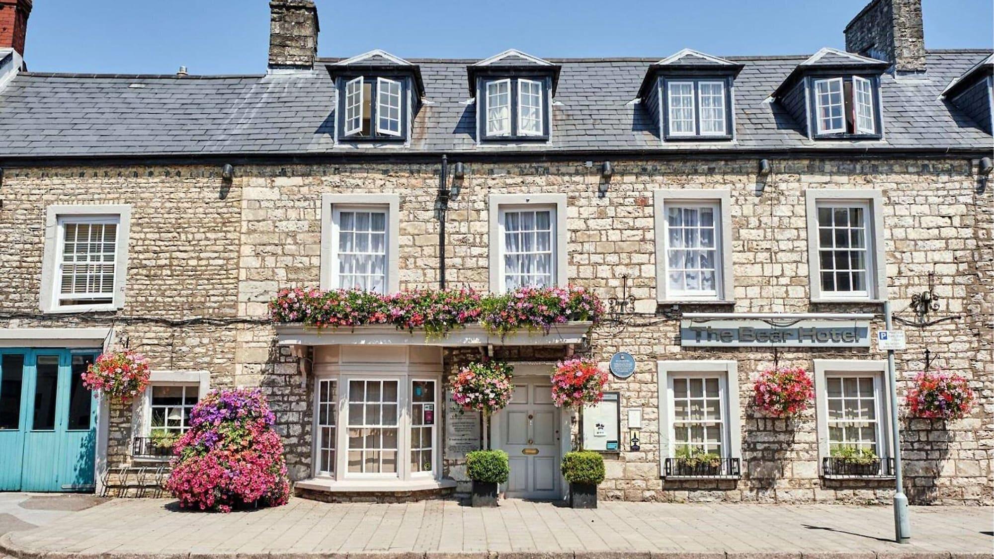 Varios The Bear Hotel