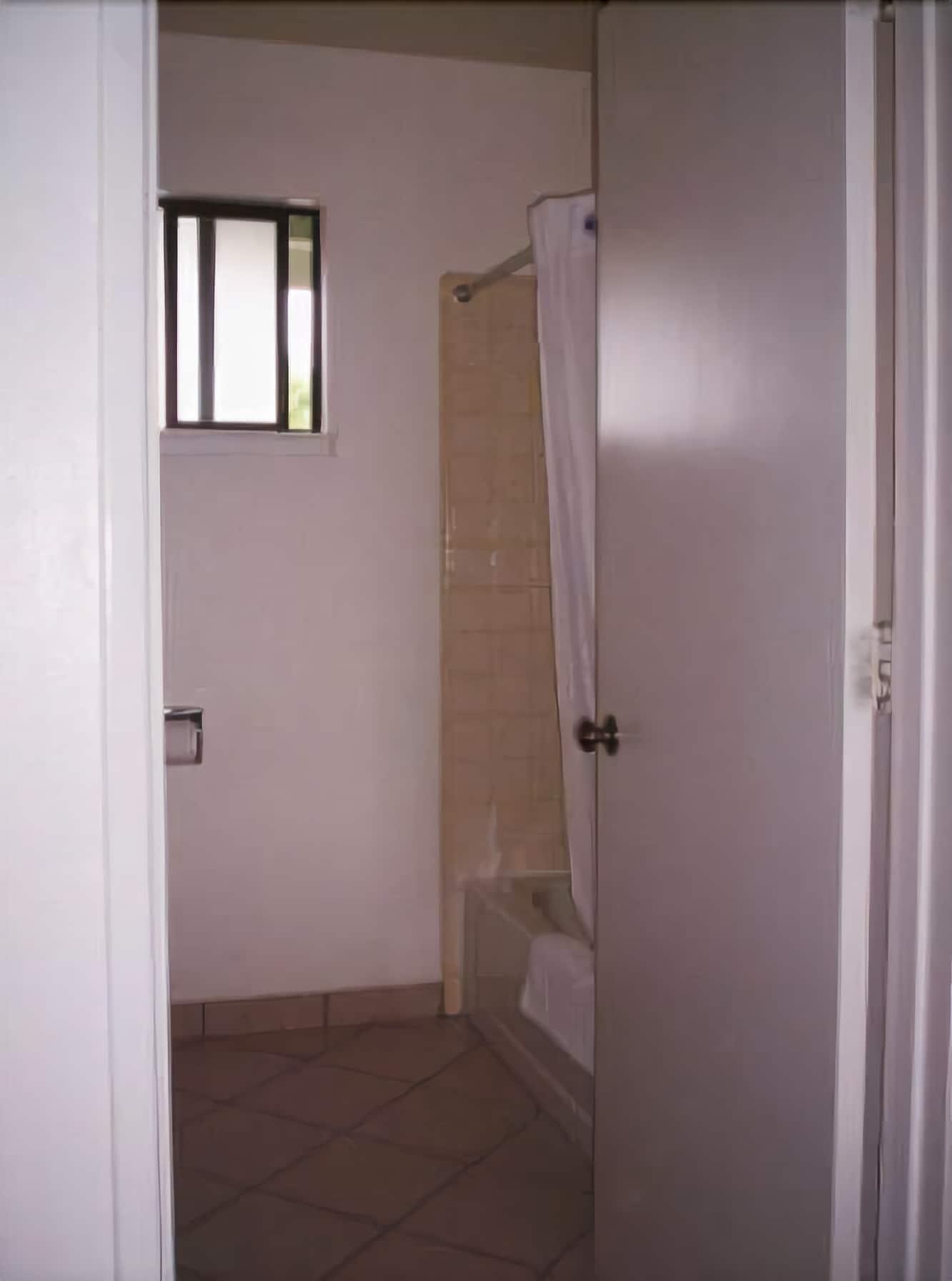 Vista Lobby Wild Rivers Motor Lodge