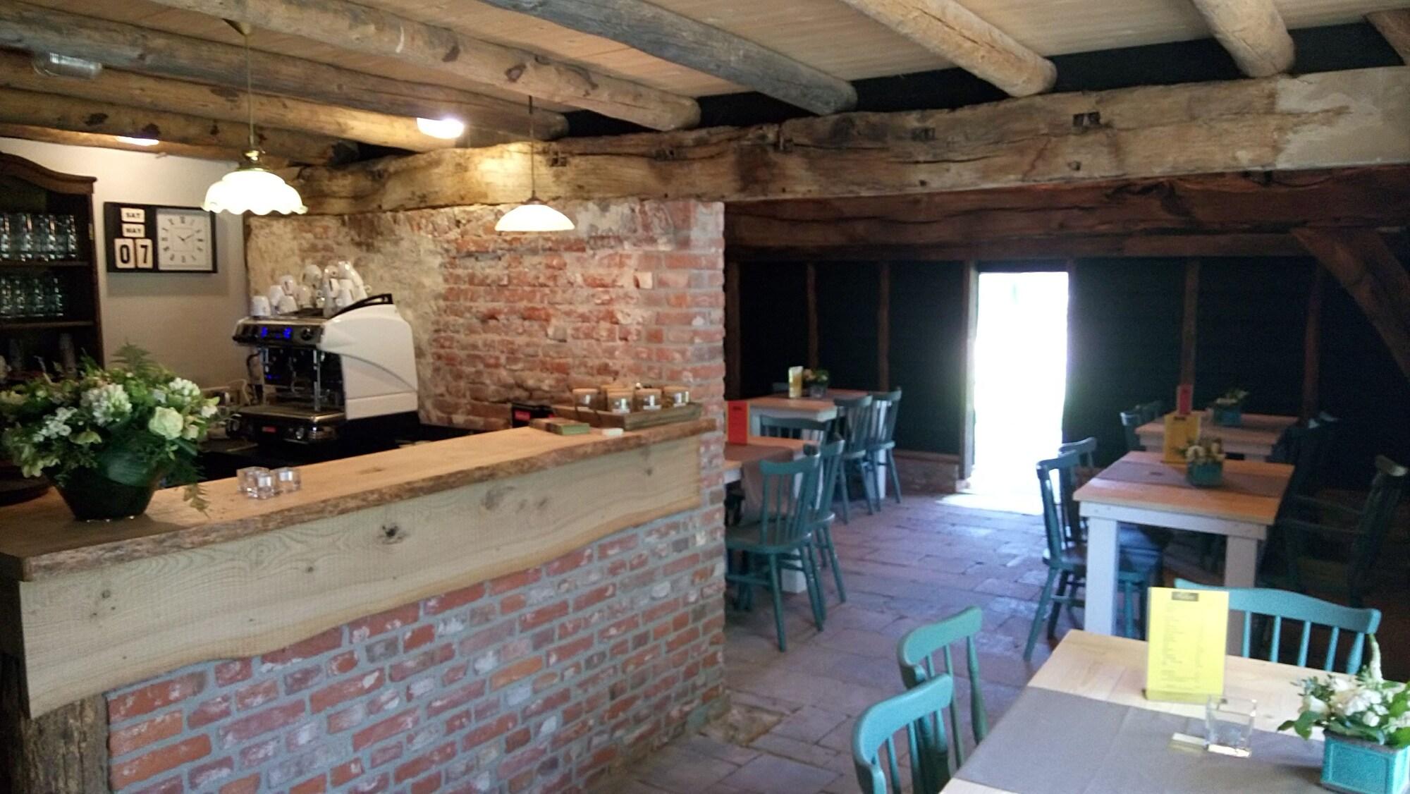 Bar/Salón Den Heijkant