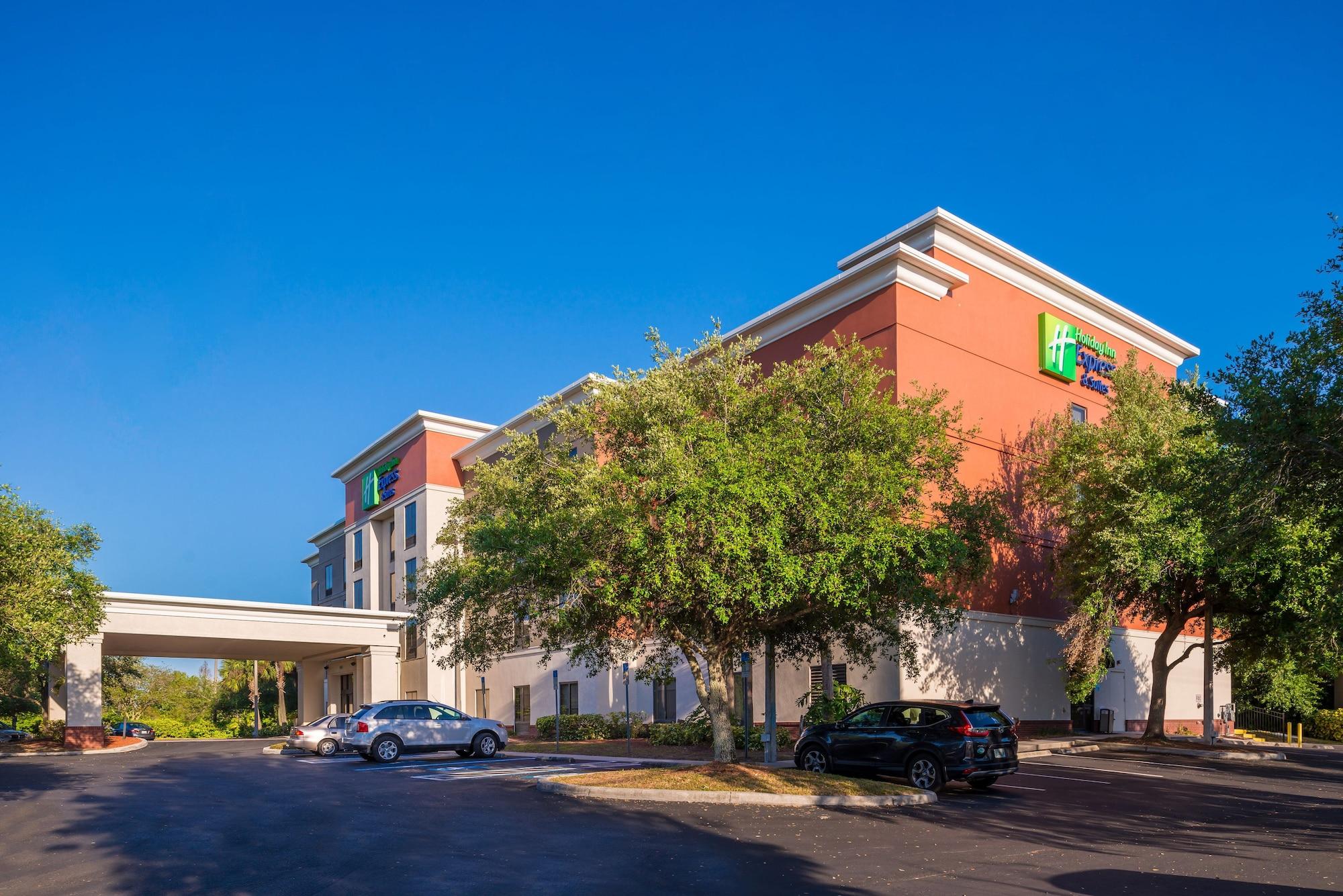 Vista Exterior Holiday Inn Express Hotel & Suites Tampa-Anderson Rd/Veteran by IHG
