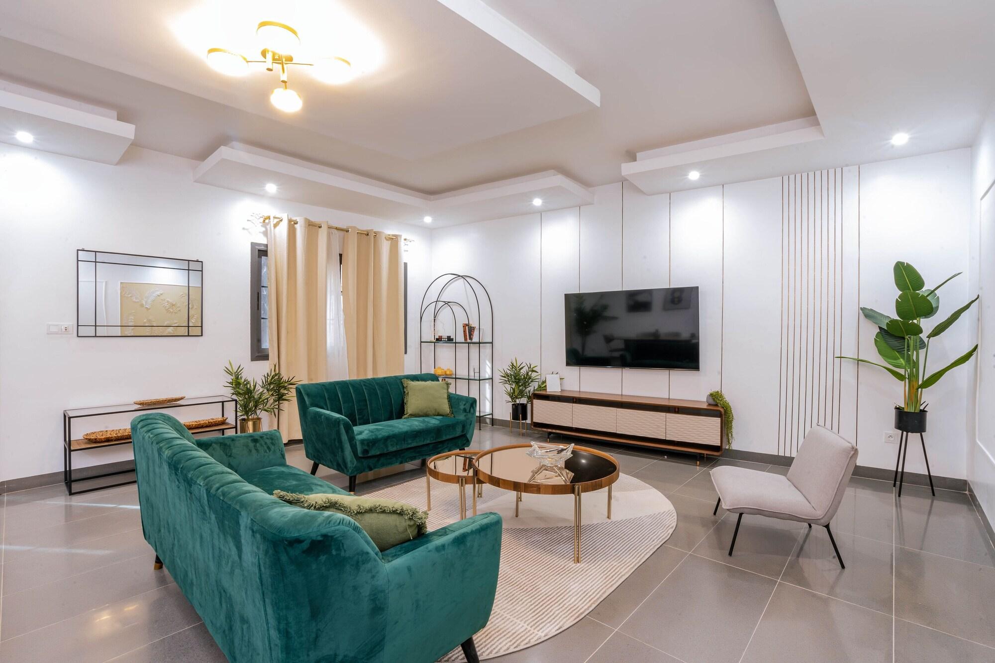 Varios Lighthouse Signature Suites