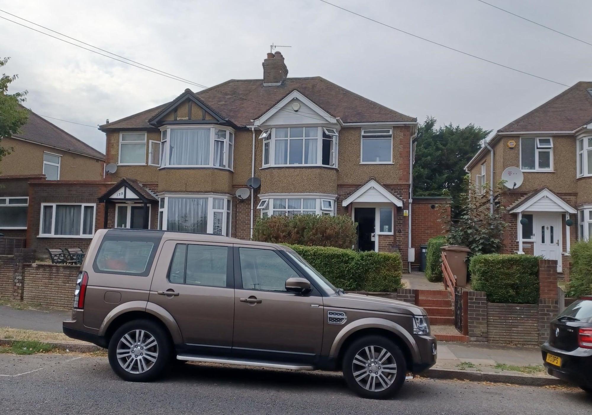 Vista Exterior Crawley Green House - Huku Kwetu