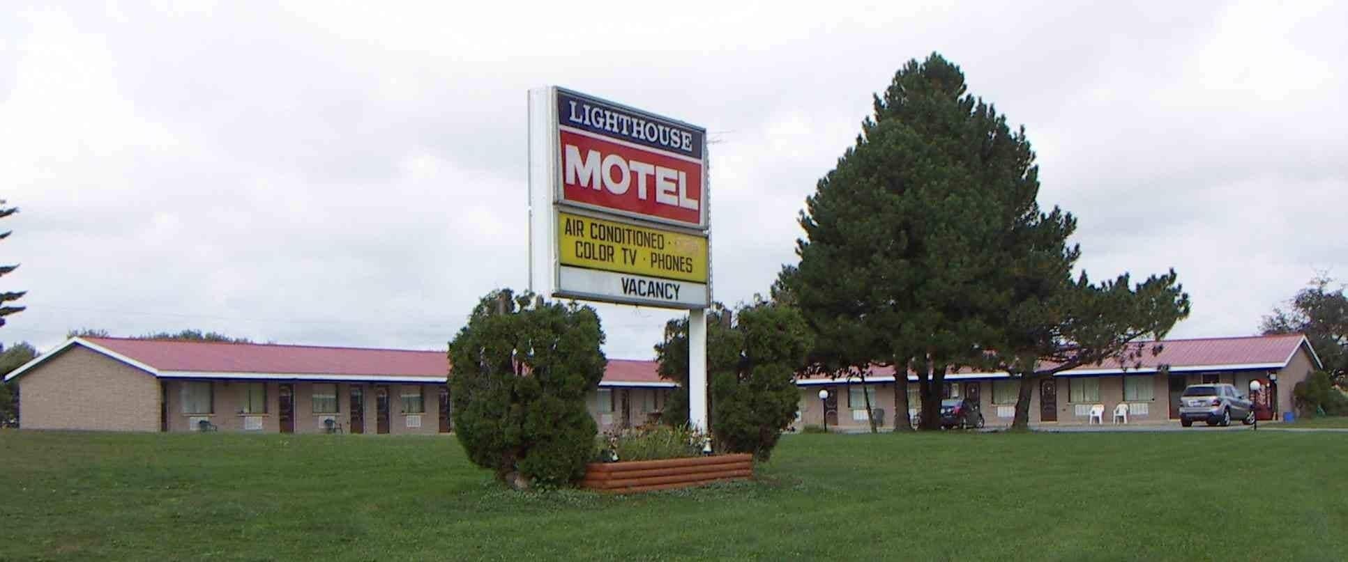 Varios Lighthouse Motel