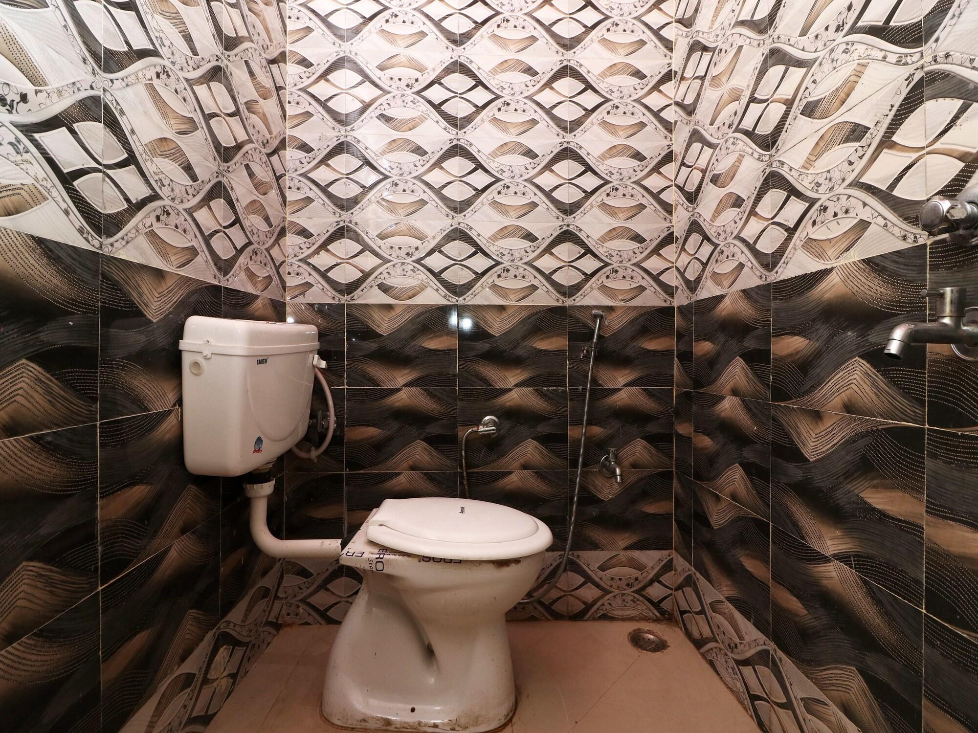 Equipamiento de Habitación OYO 22646 Jyoti Hotel