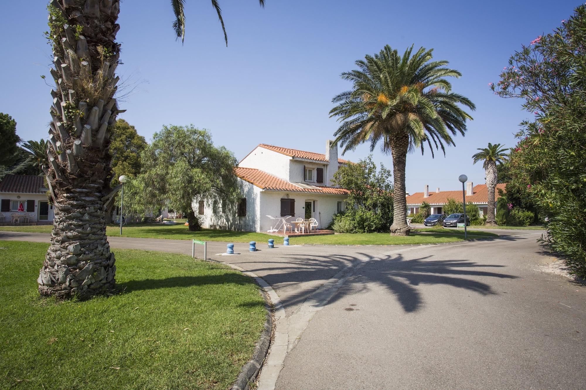 Vista Lobby Le Domaine du Mas Blanc by Popinns