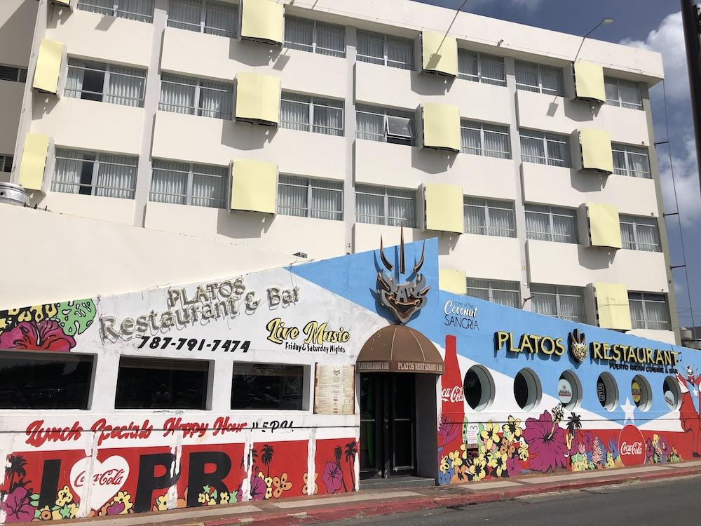 Platos Restaurant & Bar