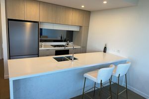 Alquiler Vacacional - Luxury Woolooware Apartment with Private Balcony, Bay Views & Resort Perks