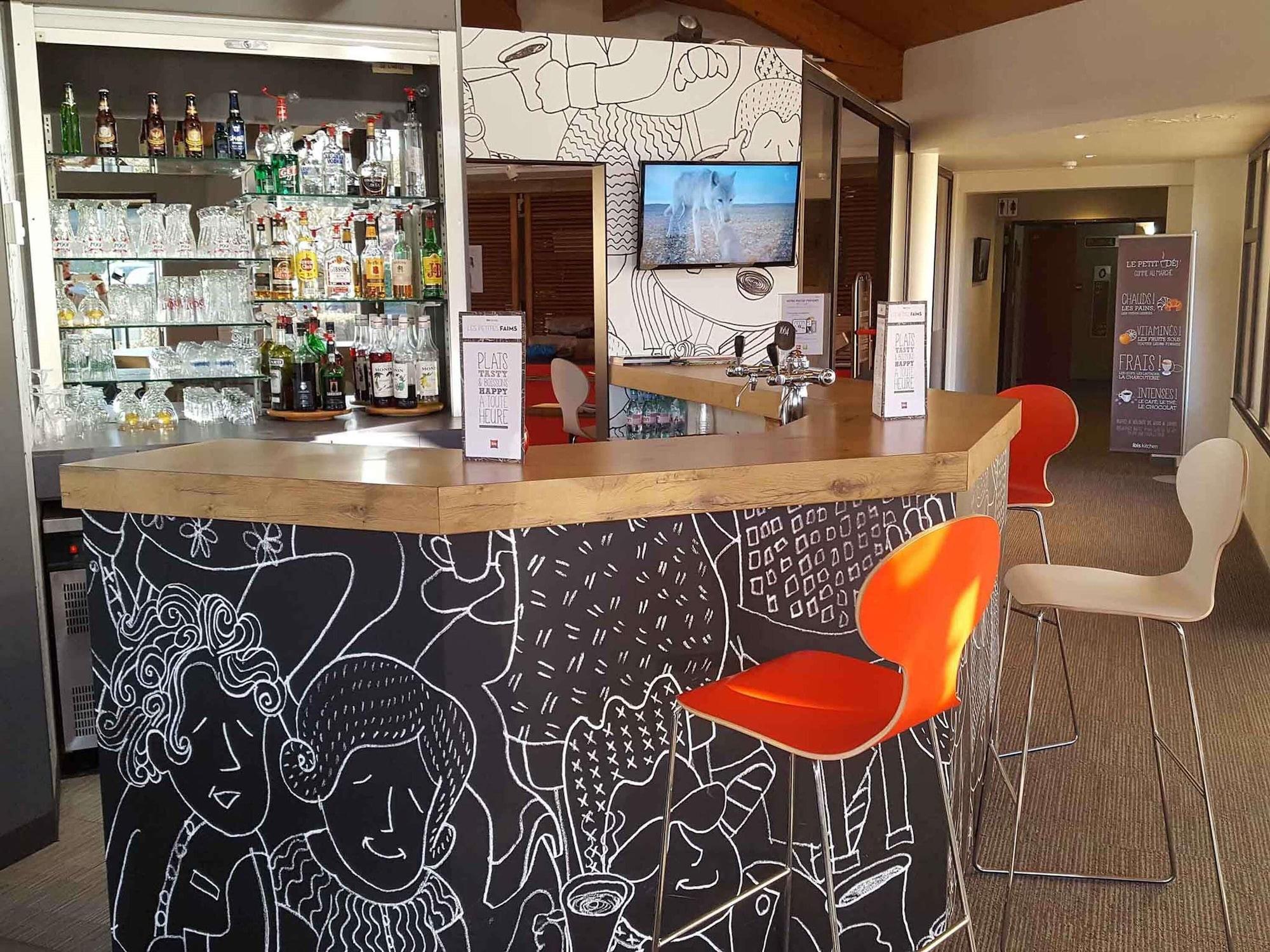 Bar/Salón ibis Angouleme Nord