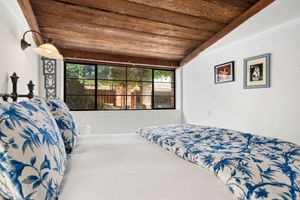 Alquiler Vacacional - Charming Storybook Home by Carr Jones