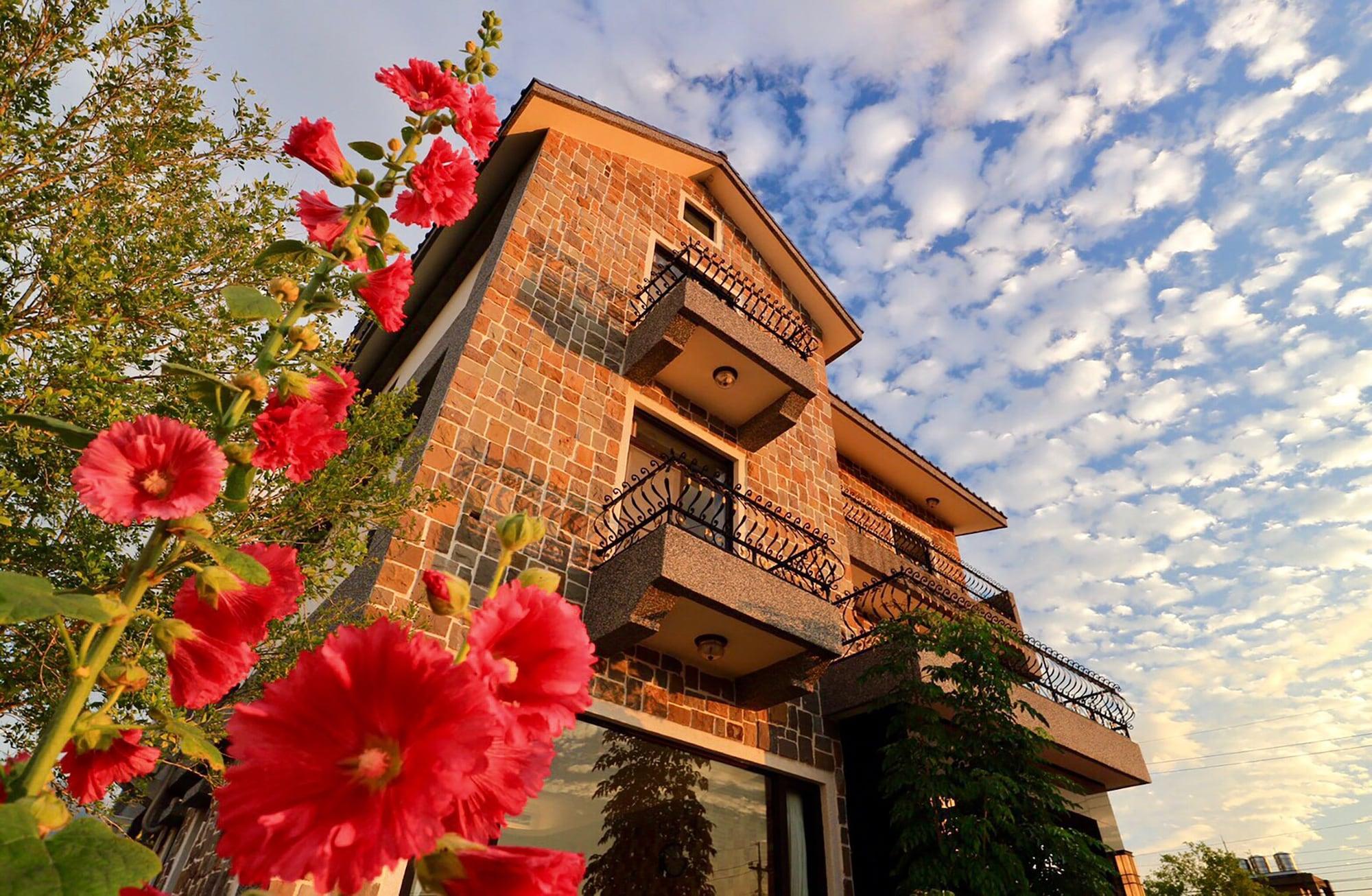 Vista Exterior Floral Land B&B
