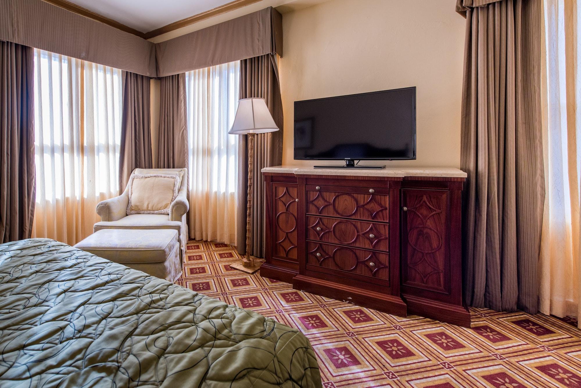 Set de Habitación Embassy Hotel
