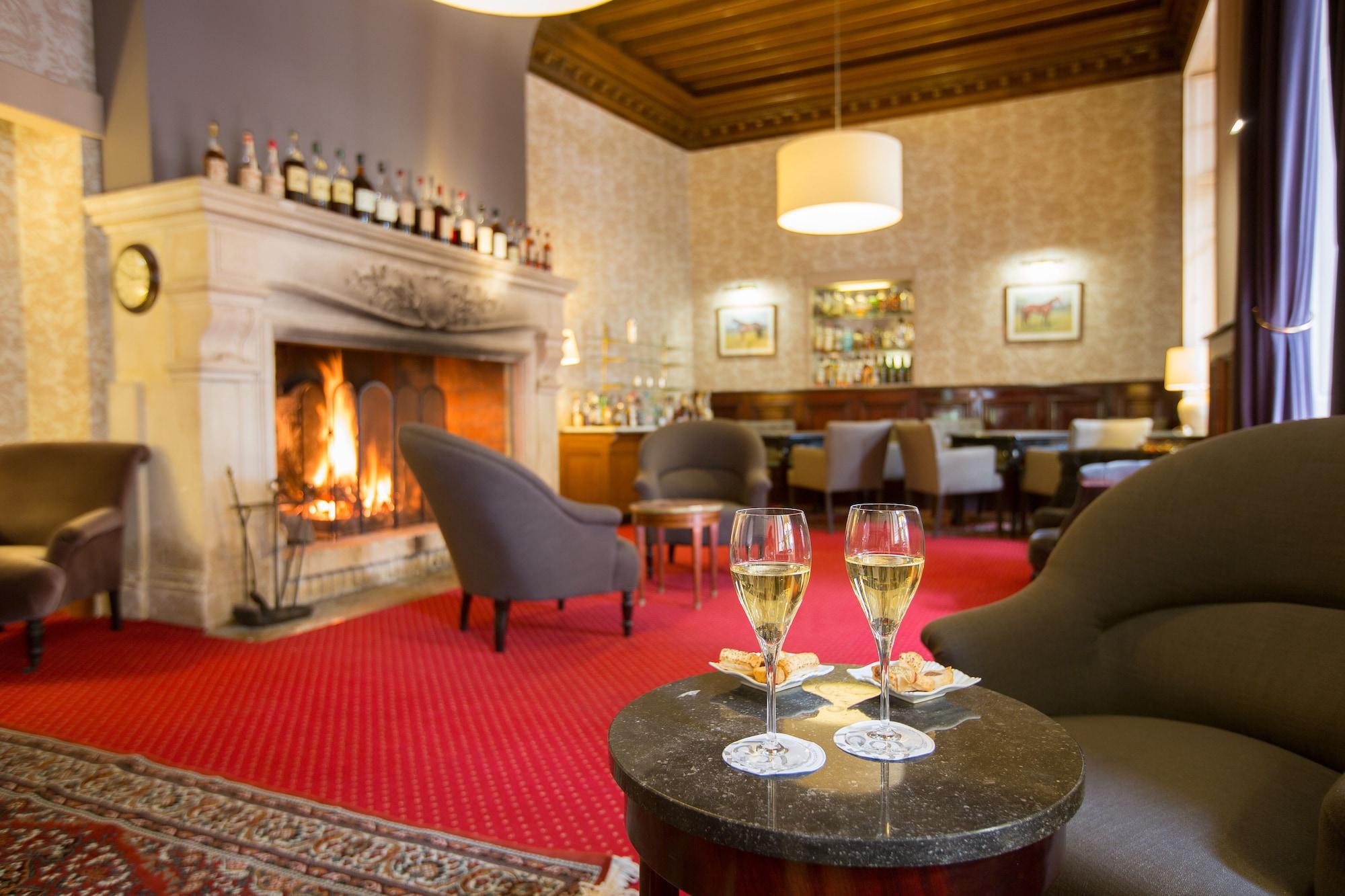 Bar/Salón Hotel Chantilly Le Relais D'aumale