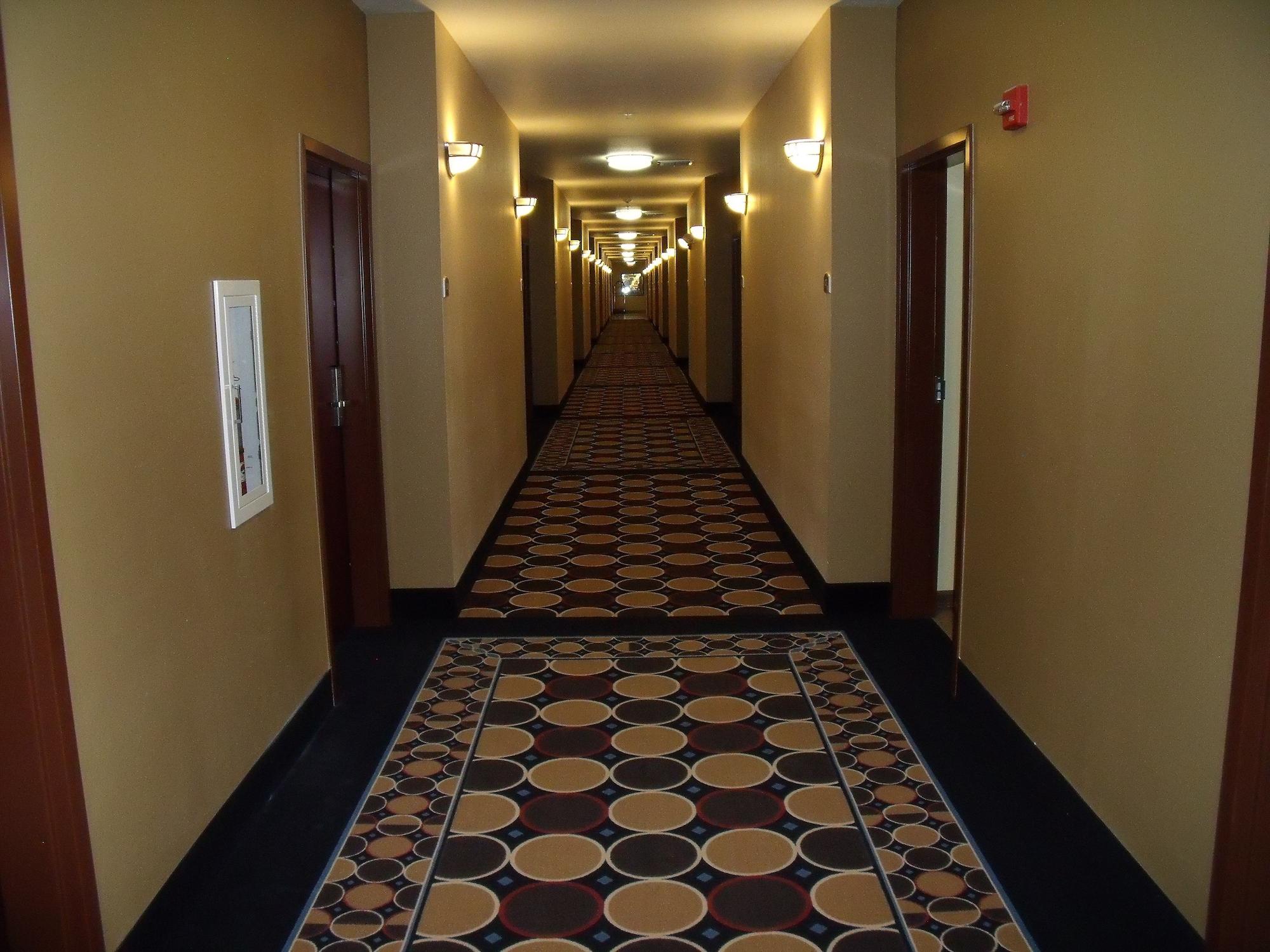 Vista Exterior Irish Inn And Suites
