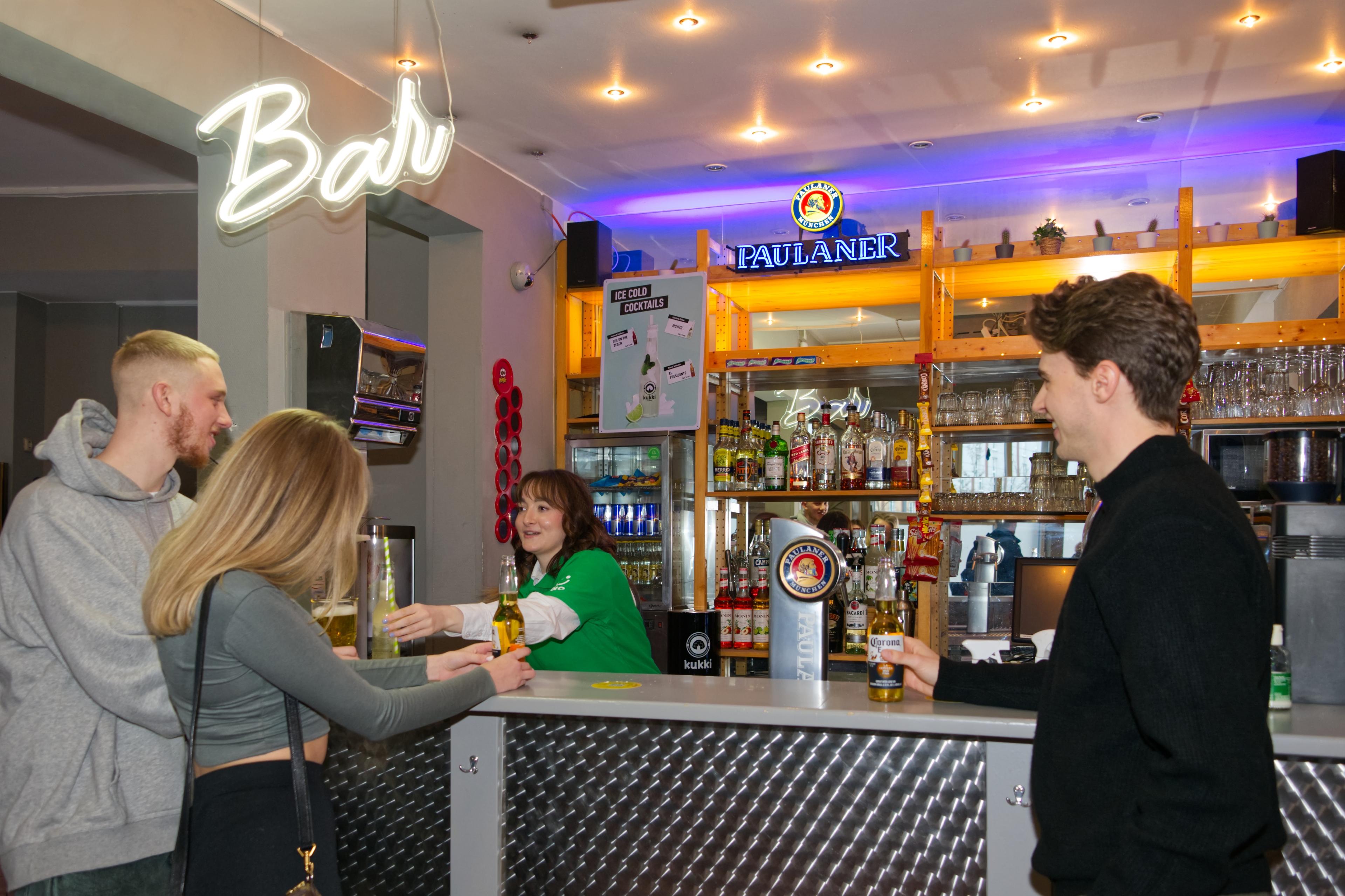 Bar/Salón a&o München Hackerbrücke