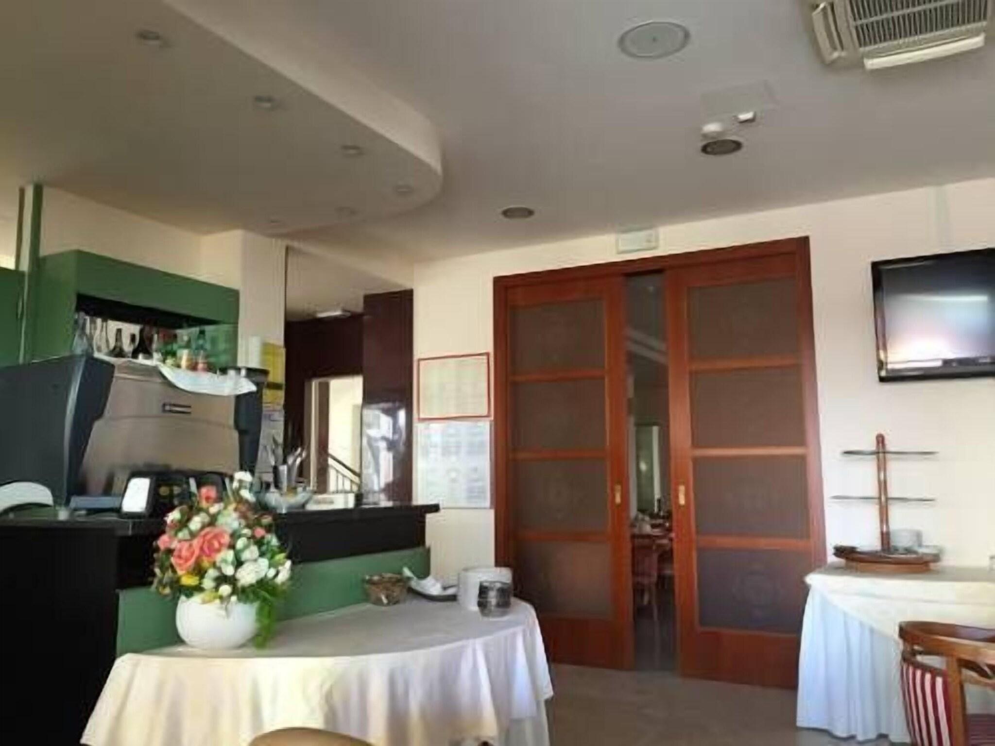 Bar/Salón Hotel Sabra