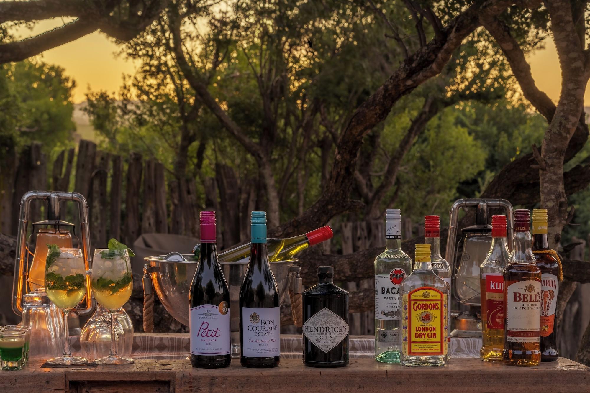 Restaurant HillsNek Safari Camp - Amakhala Game Reserve