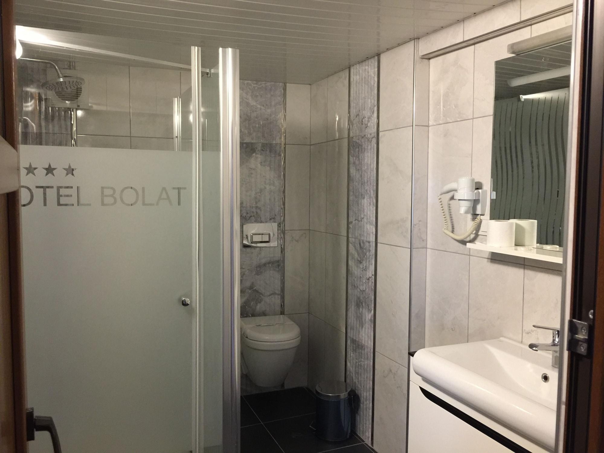 Equipamiento de Habitación Bolat Hotel