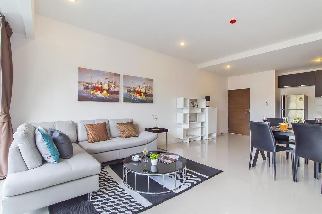 Varios Chic Condo Karon by RESAVA