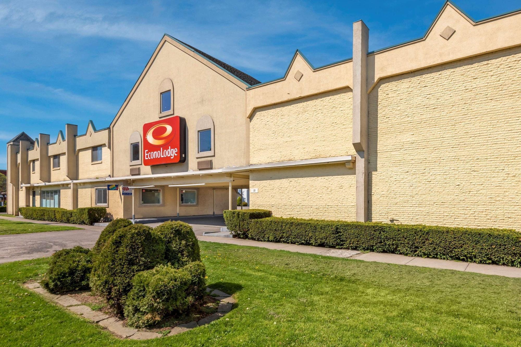 Vista Exterior Econo Lodge Cortland