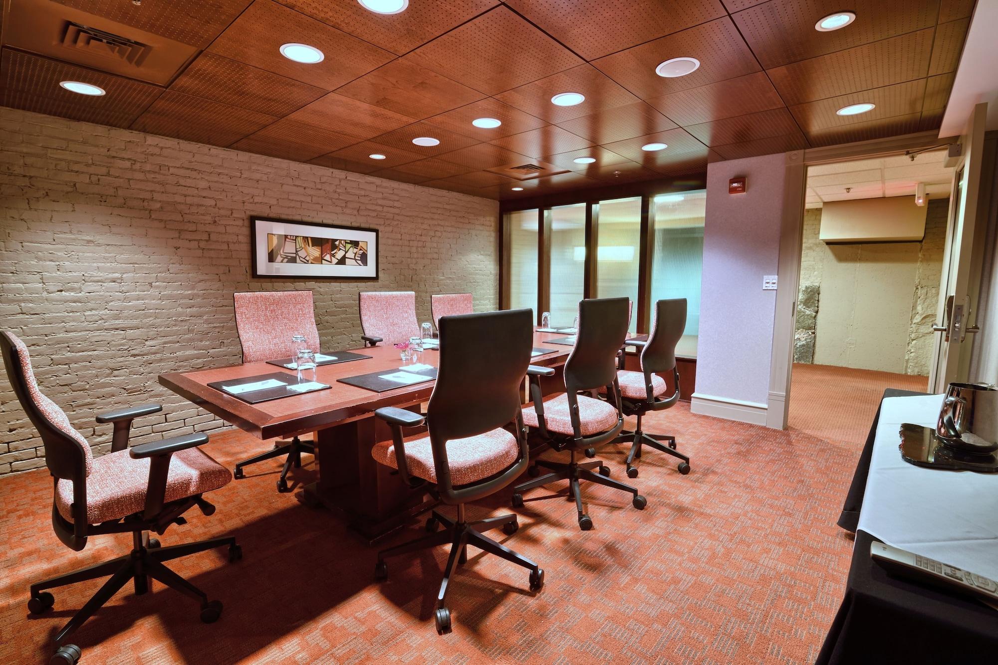 Sala de Reuniones The Centennial