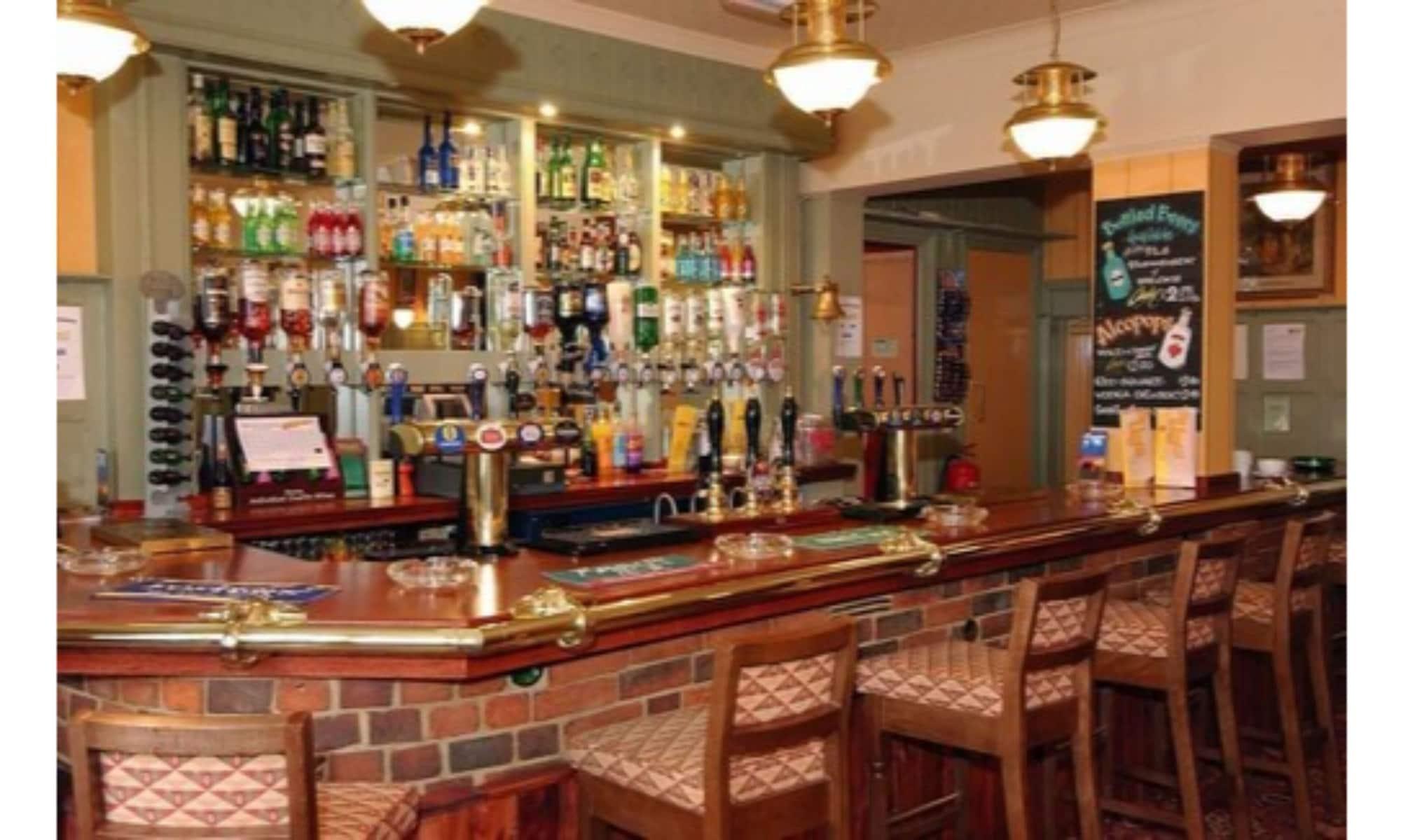 Bar/Salón The Crown Hotel