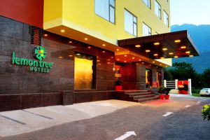 Alojamiento - Lemon Tree Hotel, Katra