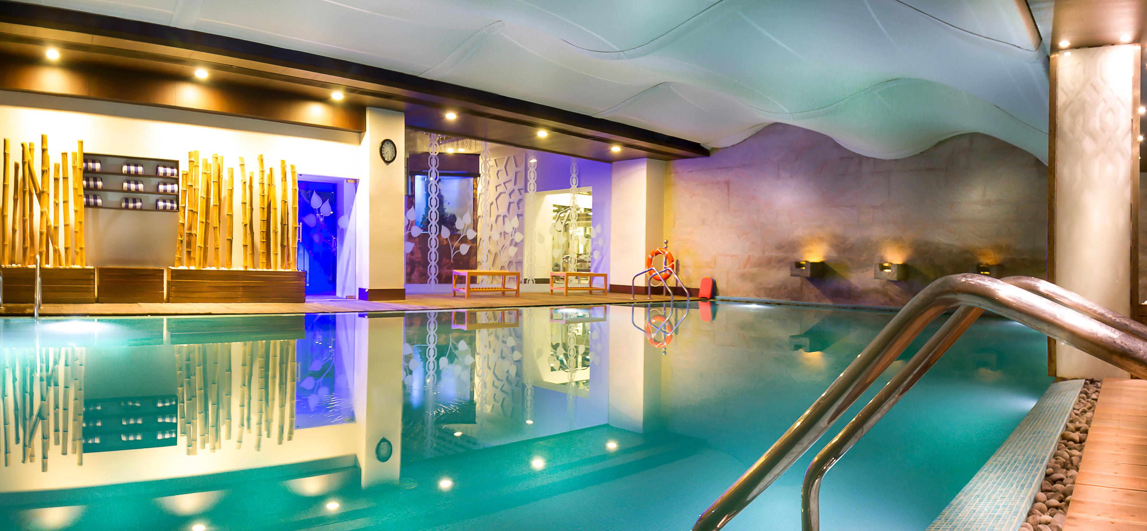 Vista Piscina Grand Chennai by GRT Hotels