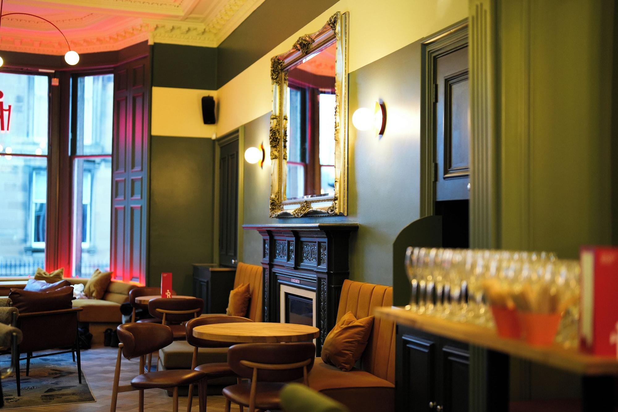Bar/Salón Revolver Edinburgh