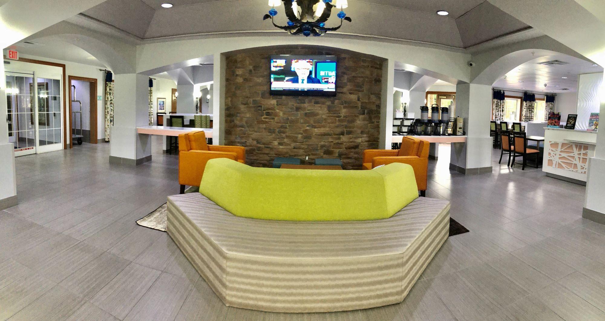 Vista Lobby Best Western Plus Orlando Lake Buena Vista South Inn & Suites