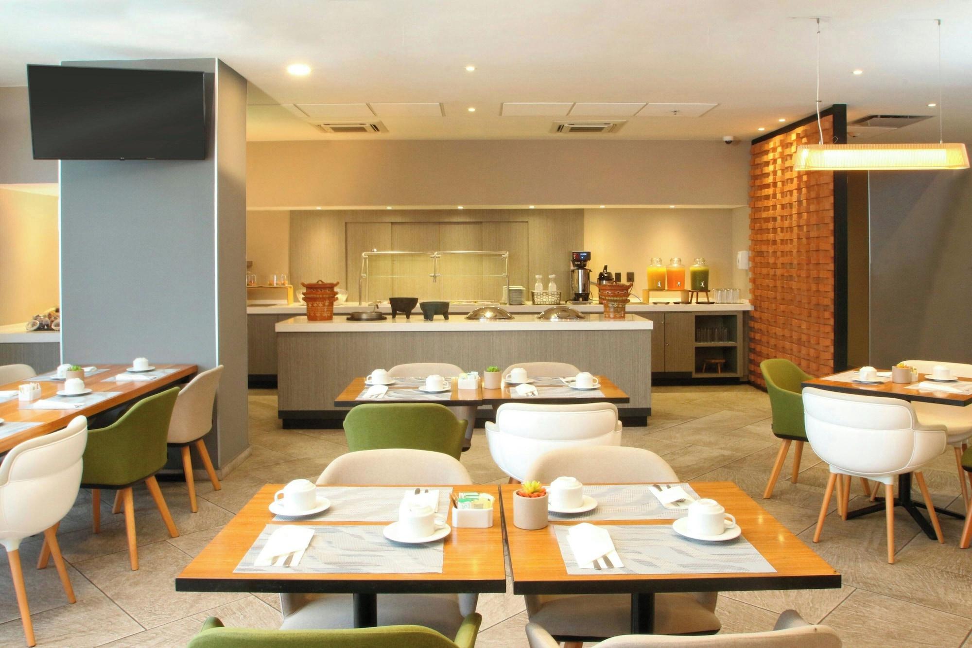 Restaurant City Express Plus by Marriott Tampico