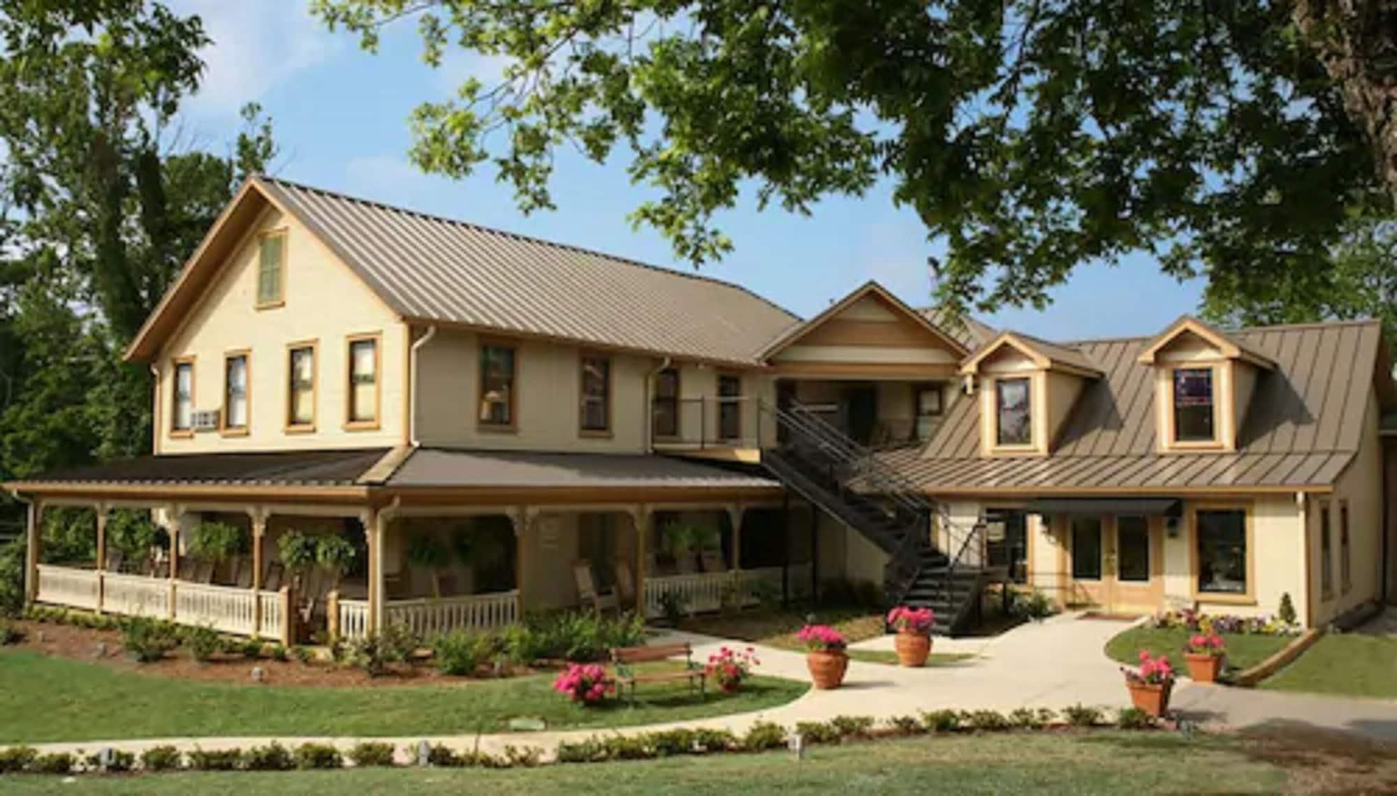 Varios The Smith House