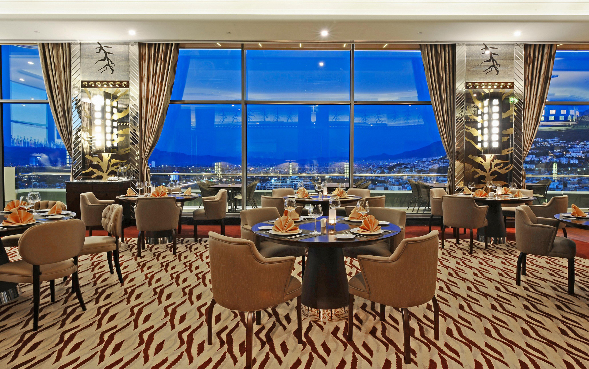 Restaurant Crowne Plaza BURSA by IHG