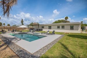 Alquiler Vacacional - Pool & Spa, 2 Blocks to Beach! Cocoa Beach Retreat