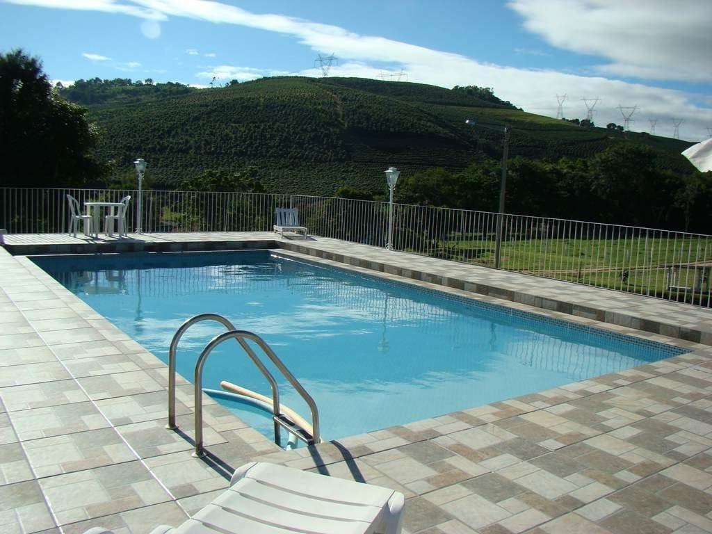 Vista Piscina Pousada Primavera da Serra