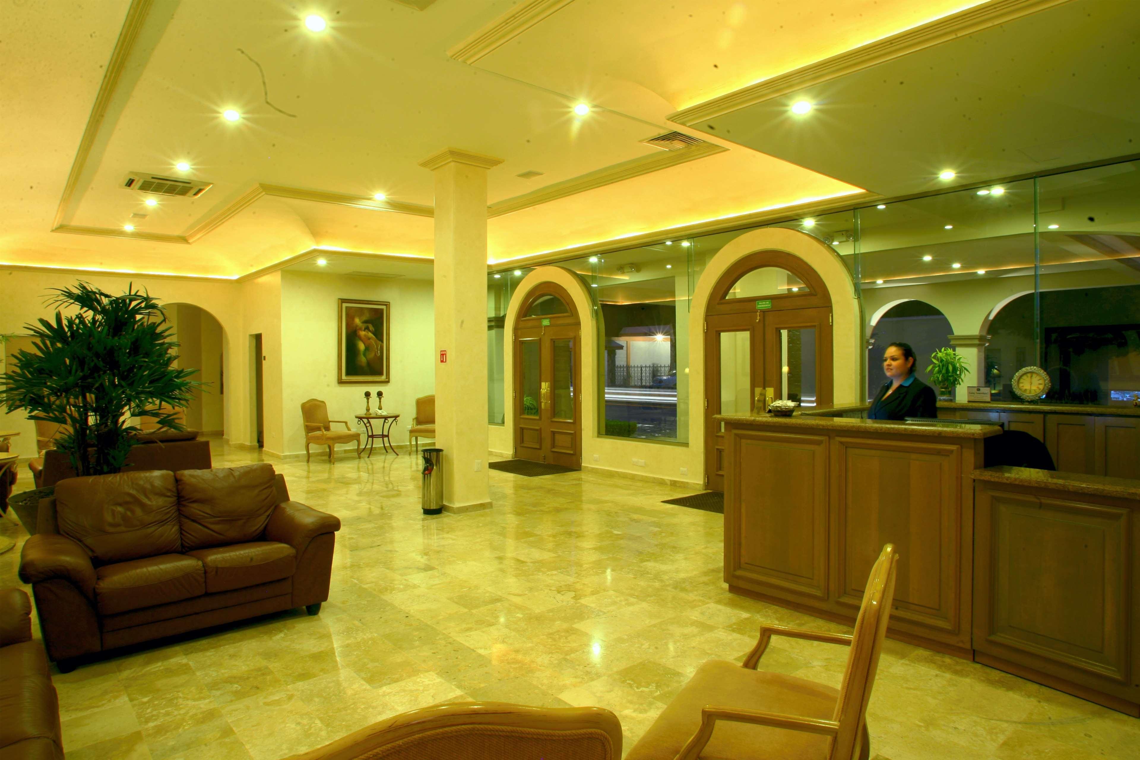 Vista Lobby Best Western Centro Cadereyta