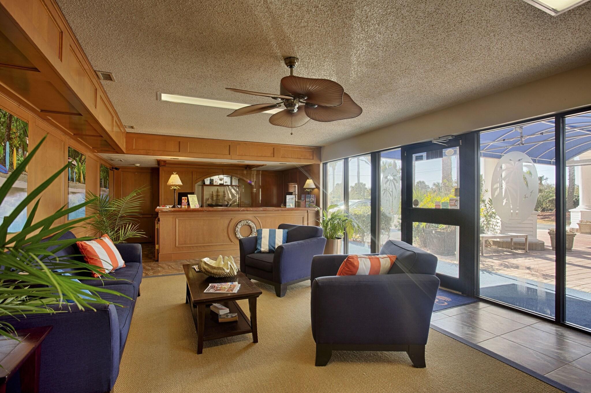 Vista Lobby Coral Sands Inn