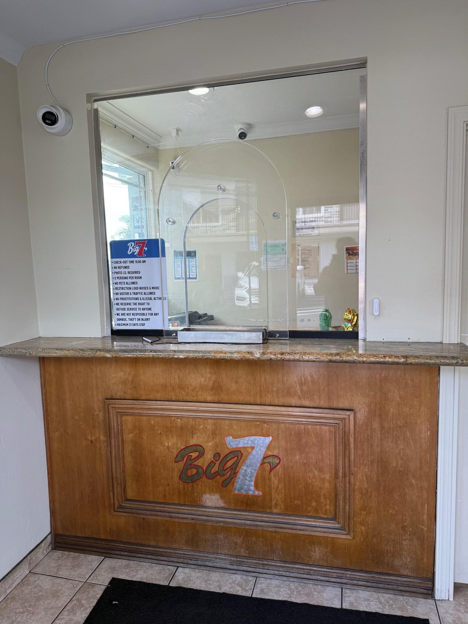 Vista Lobby Big 7 Motel Chula Vista I-5