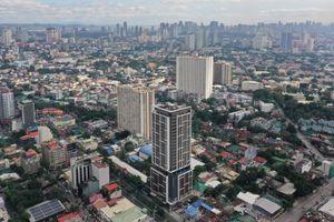 Alojamiento - Citadines Roces Quezon City
