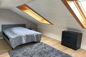 Alquiler Vacacional - Cozy, quiet attic apartment (2nd floor) - 5 min. to public transport