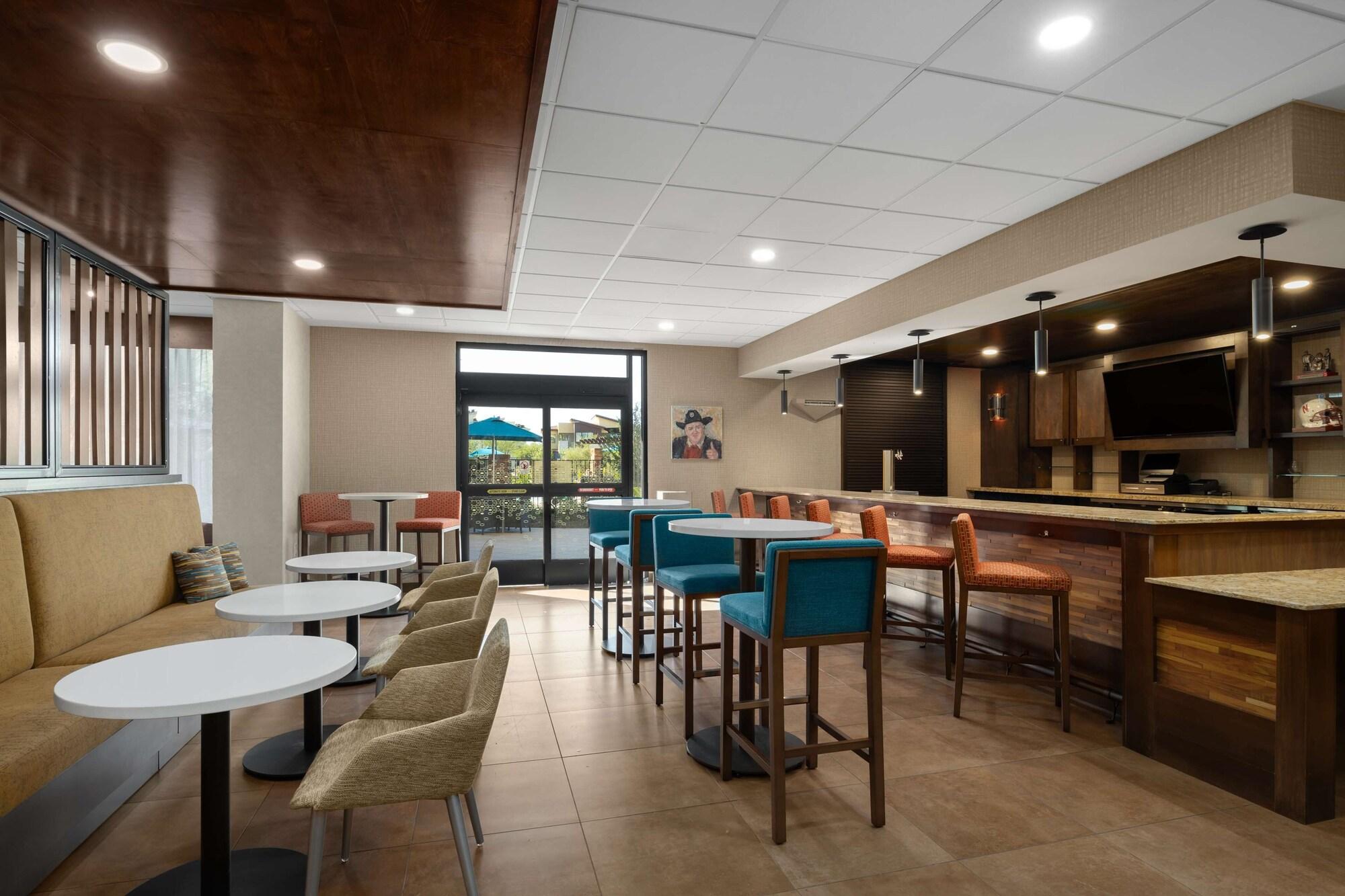 Vista Lobby Hampton Inn by Hilton Carefree