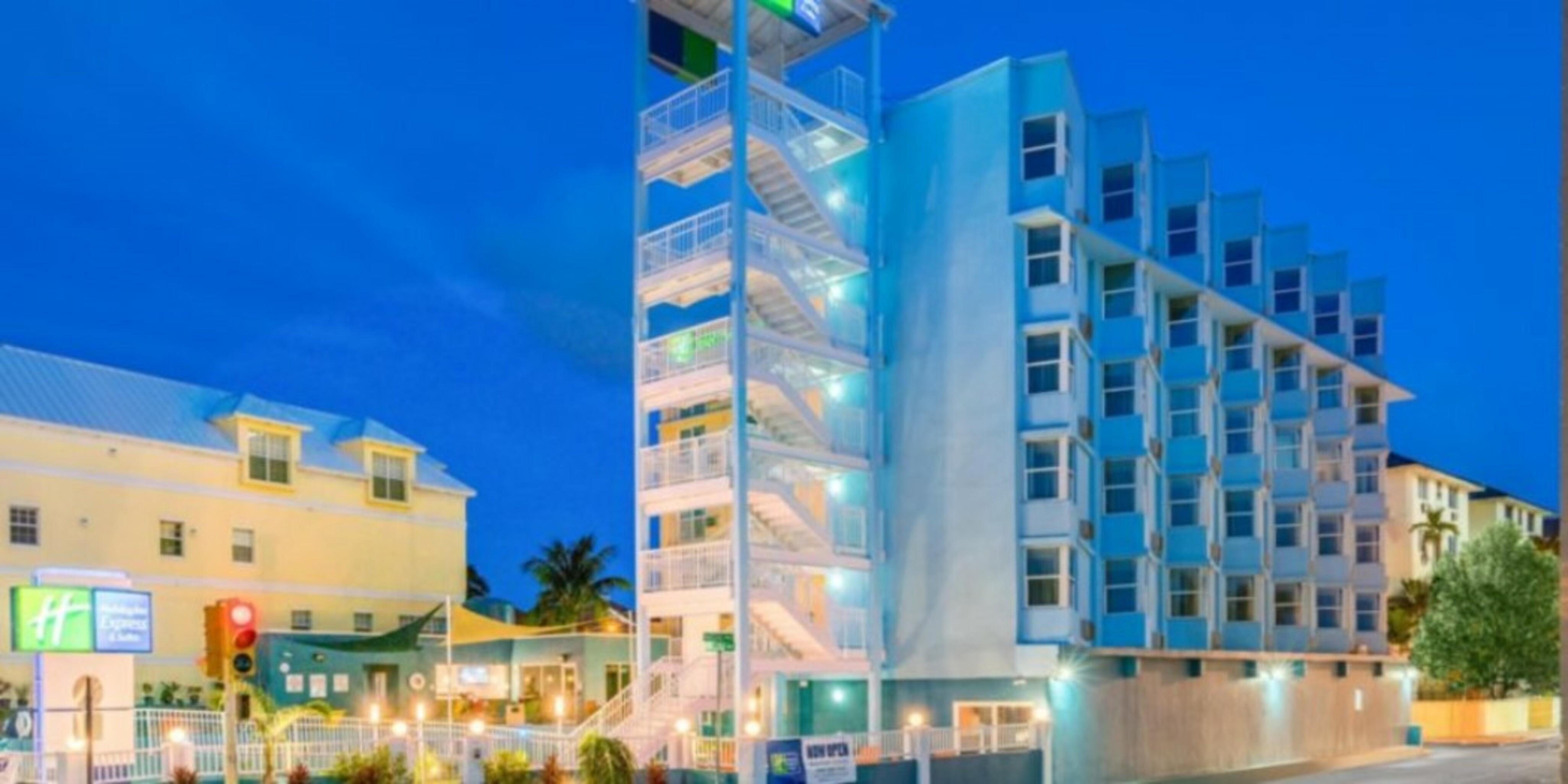 Vista da fachada Holiday Inn Express & Suites Nassau by IHG