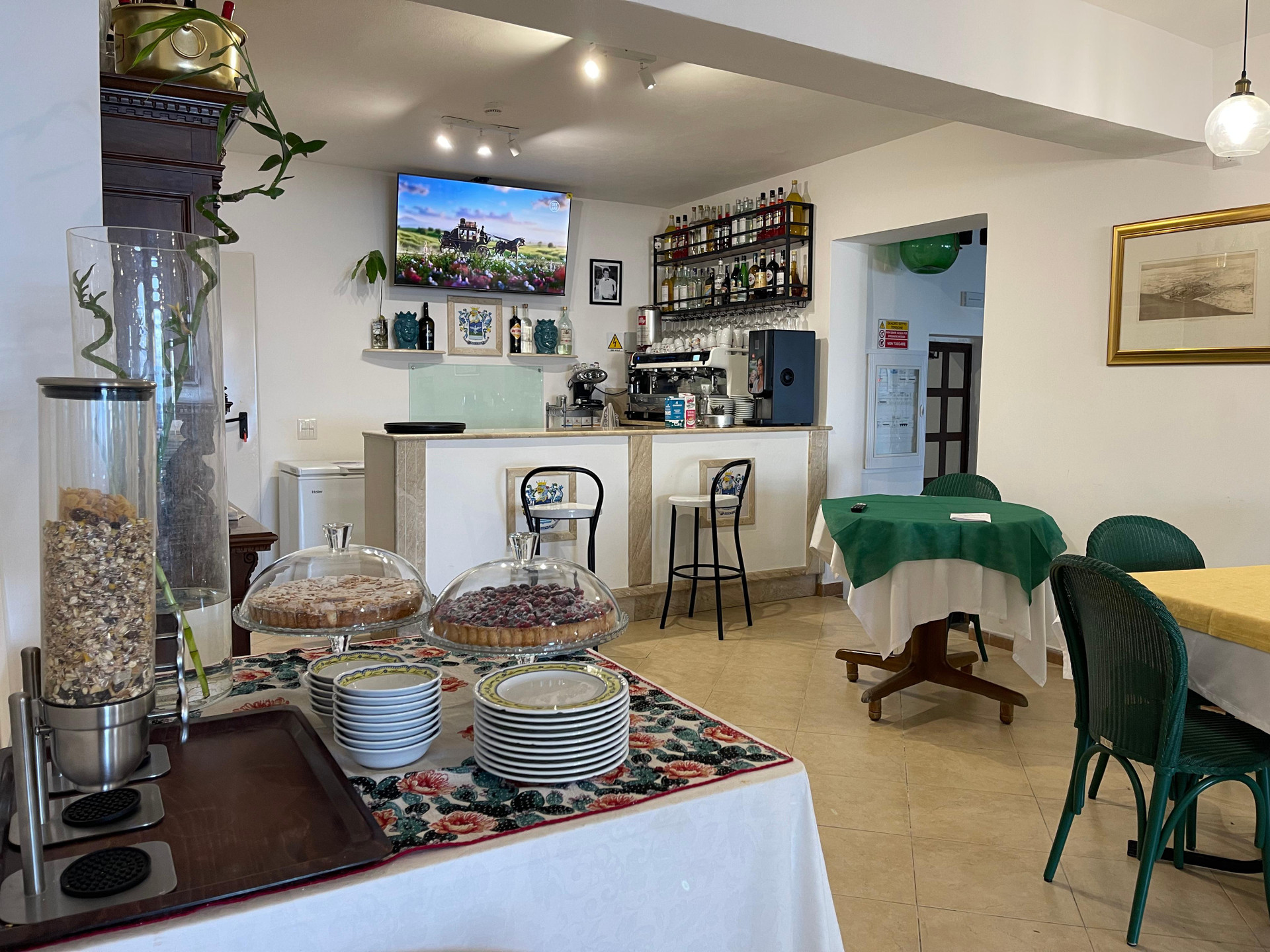 Bar/Salón Hotel Miramare Garzia