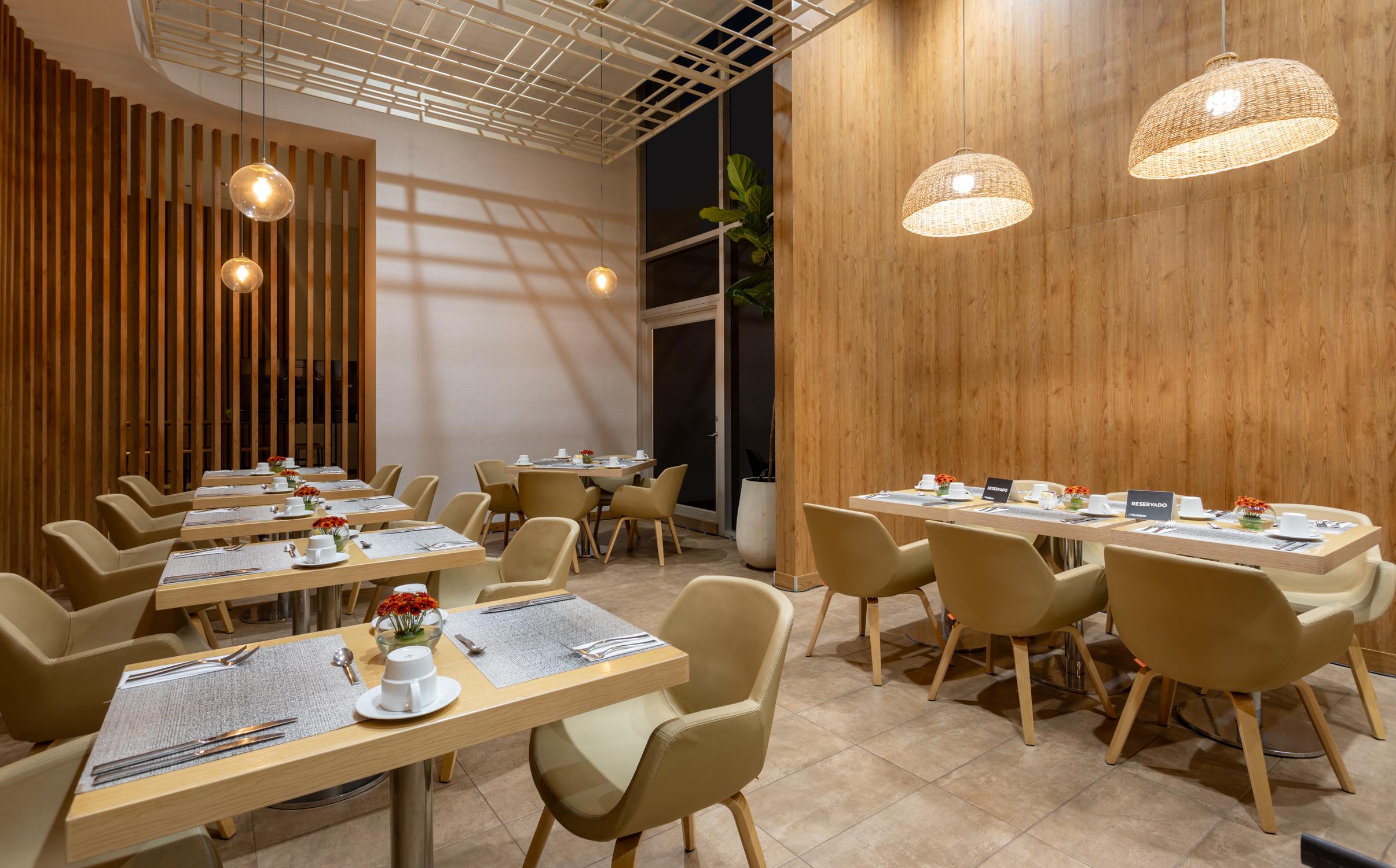 Restaurant Holiday Inn Bogota Airport
